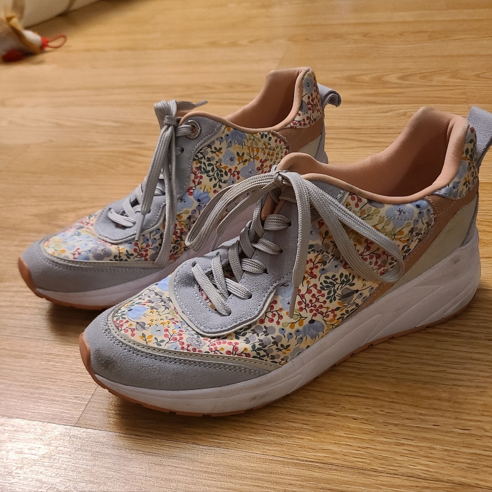 Floral Women's Hidden Heel Sneakers